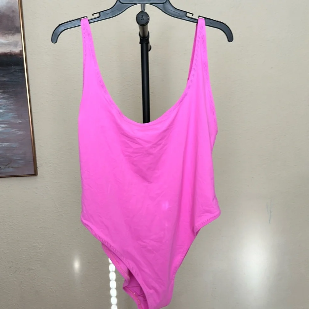 SKIMS Scoop Neck One‎ Piece Neon Orchid 2X